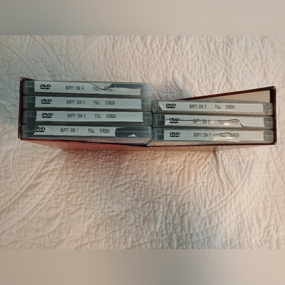 Buffy the Vampire Slayer: Complete Series | Collector's Edition 39-Disc DVD Set. - Picture 7 of 8